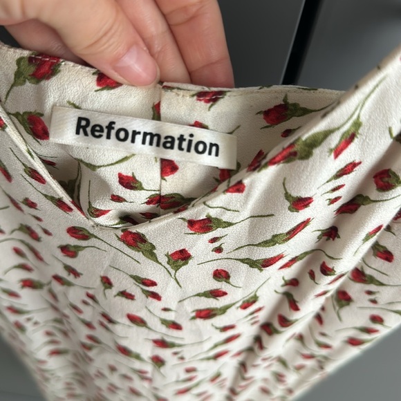 Reformation Marlowe dress in rose print - Picture 3 of 6